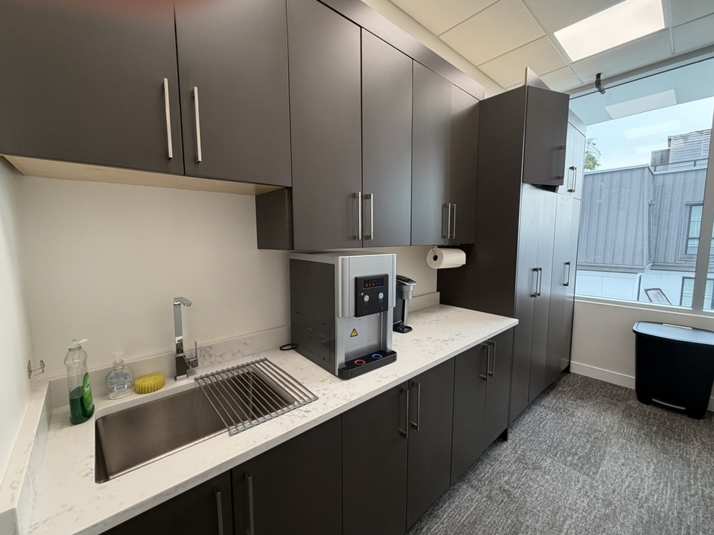Shared kitchen lounge